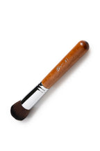 Una - Foundation Essential Brush #1