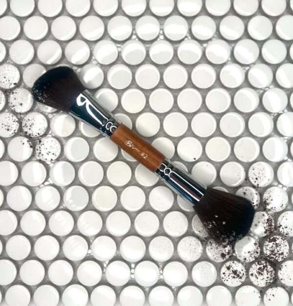 Dua - Highlight & Contour Brush - Image 4